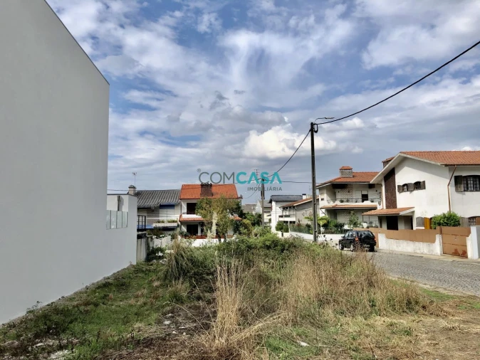 Terreno para Venda em Castêlo da Maia Foto 5