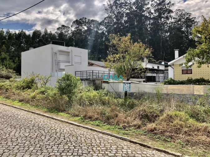 Terreno para Venda em Castêlo da Maia Foto 2