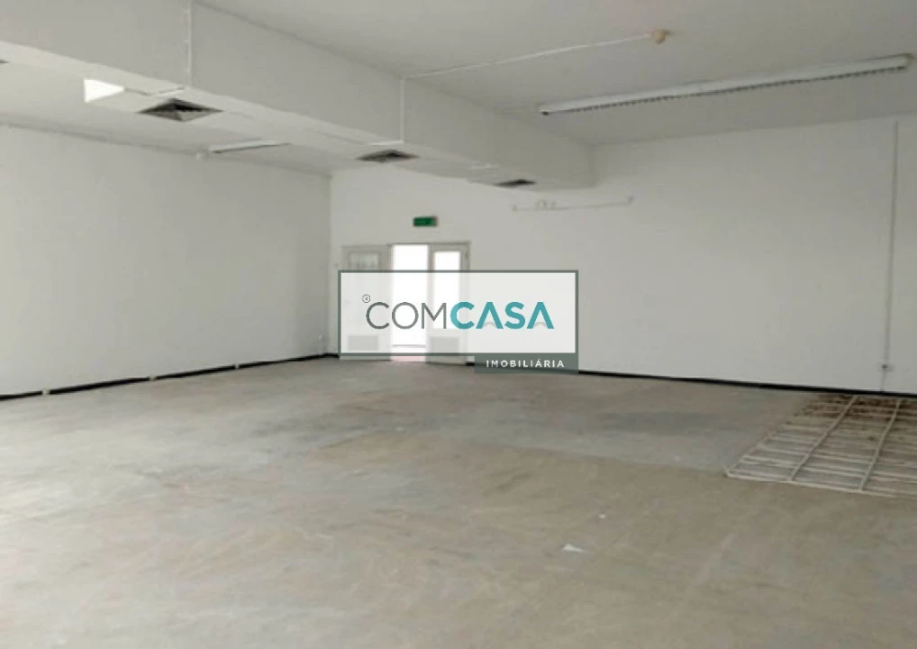 Loja para Arrendamento em Paranhos Foto 4