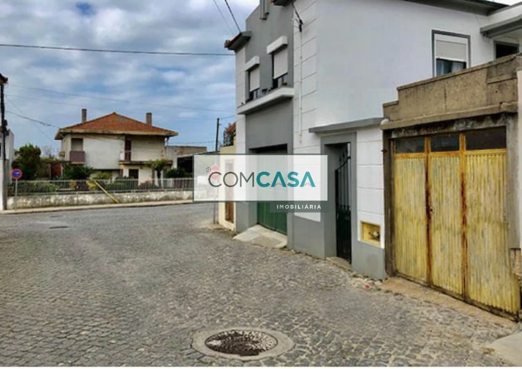 Loja para Venda em Paços de Brandão Foto 4