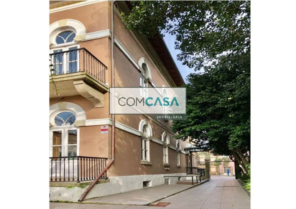 Moradia T6 para Venda em Lordelo do Ouro e Massarelos Foto 4