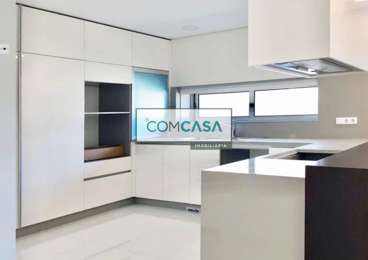 Moradia T4 para Venda em Vila Nova da Telha Foto 14