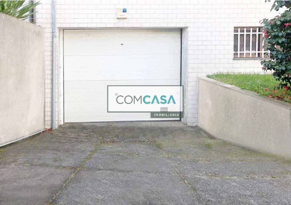 Garagem para Venda em Aguas Santas Foto 1