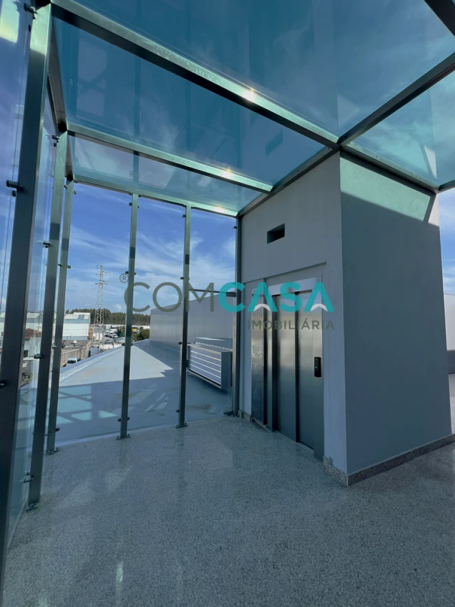 Loja para Arrendamento em Moreira Foto 9