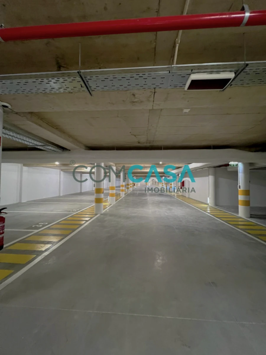 Loja para Arrendamento em Moreira Foto 25