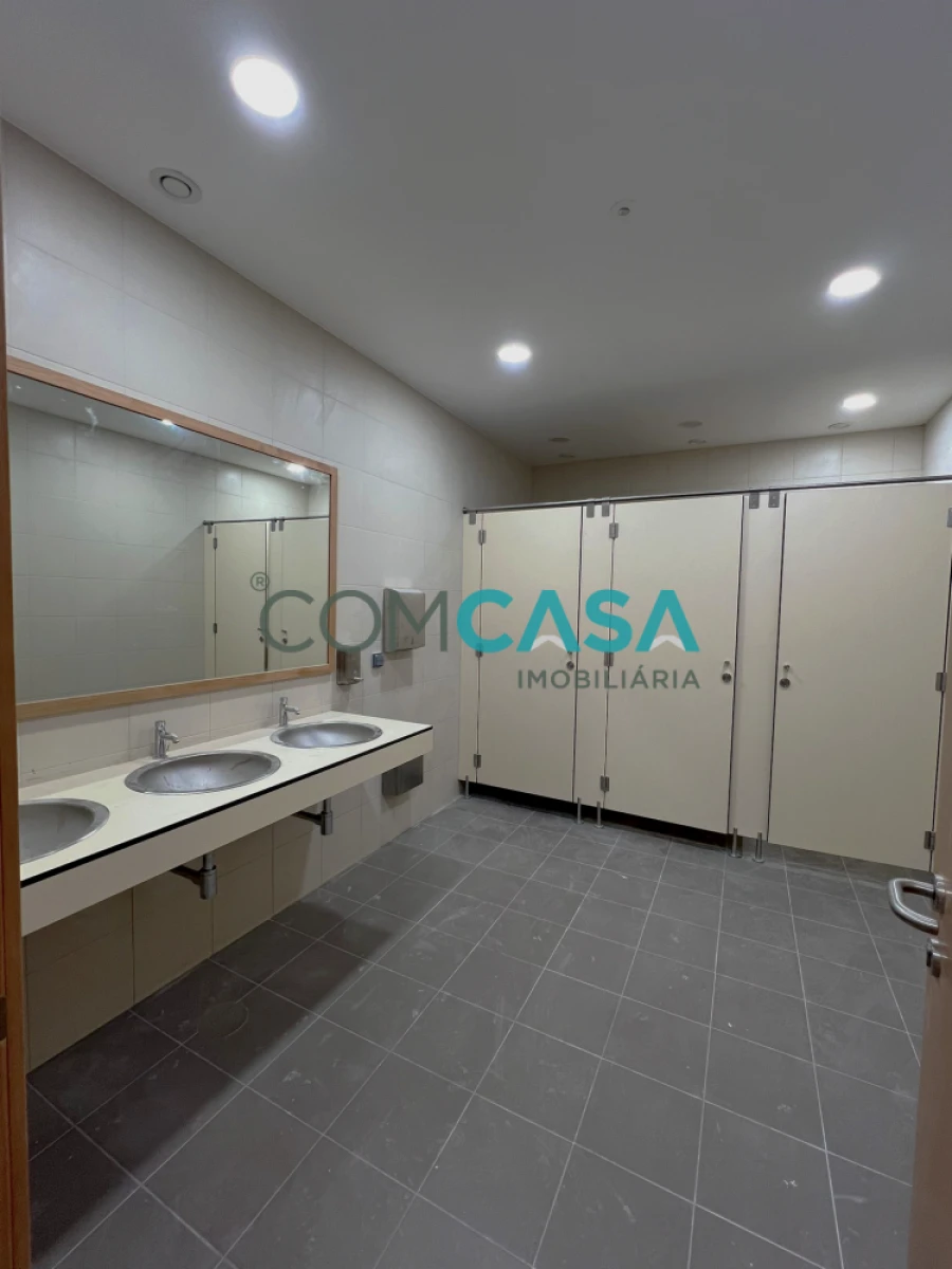 Loja para Arrendamento em Moreira Foto 21