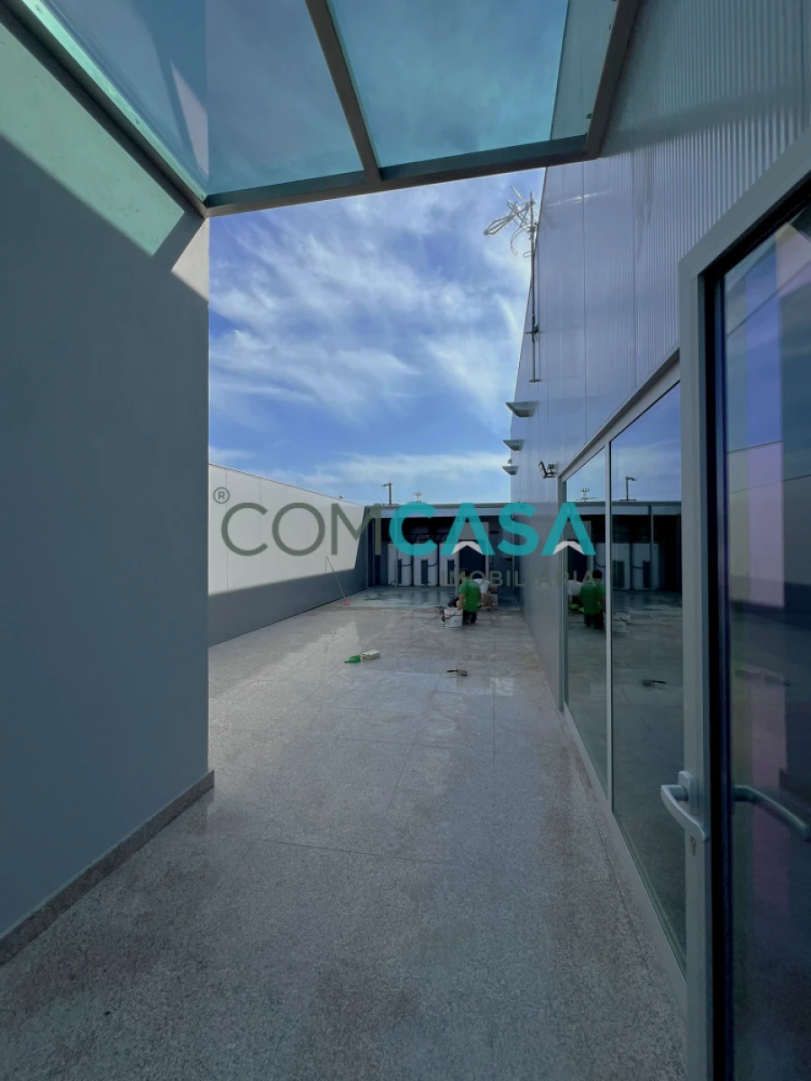 Loja para Arrendamento em Moreira Foto 11