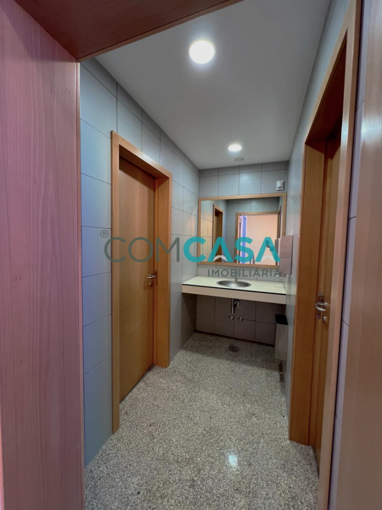 Loja para Arrendamento em Moreira Foto 19