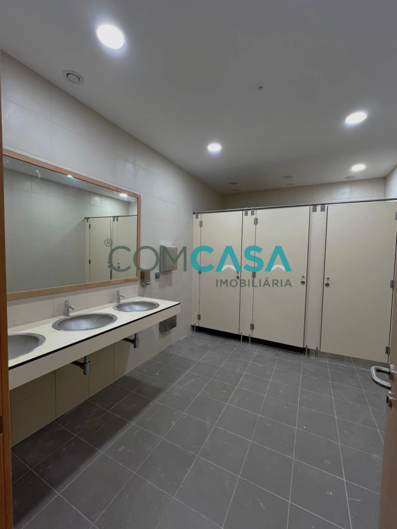 Loja para Arrendamento em Moreira Foto 21