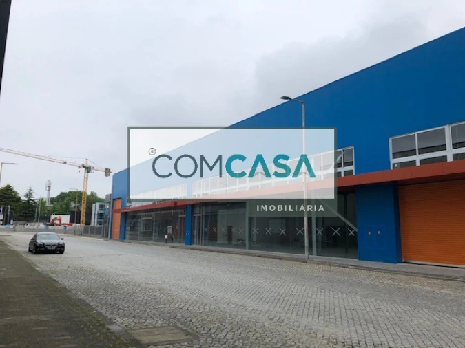 Loja para Arrendamento em Ramalde Foto 4