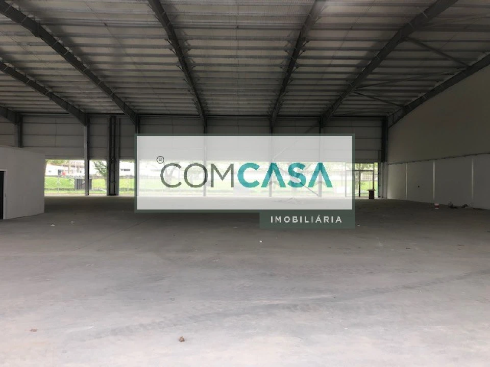 Loja para Arrendamento em Ramalde Foto 1