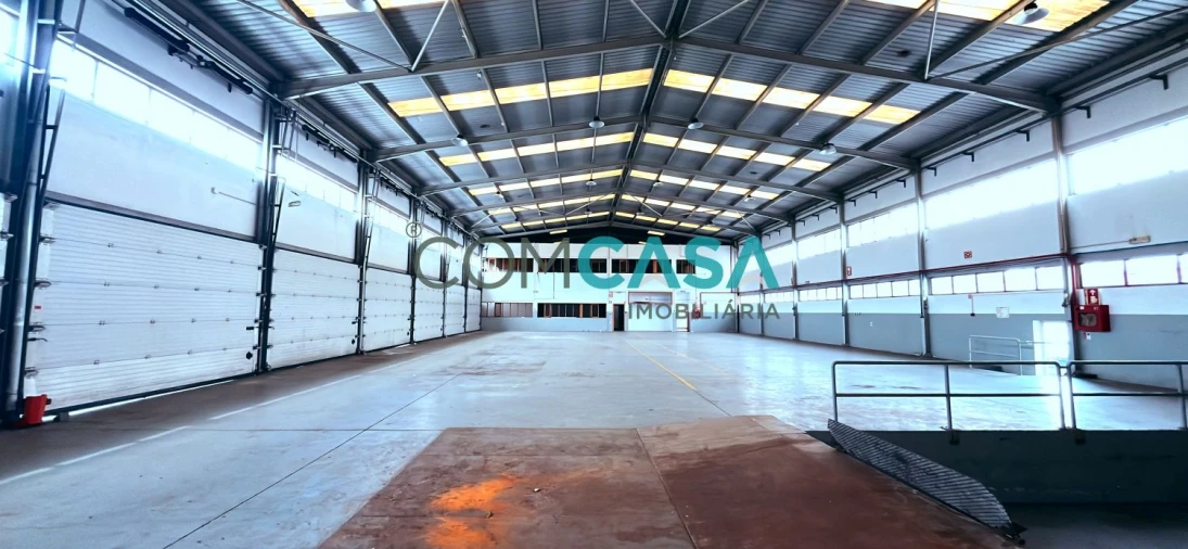 Loja para Arrendamento em Moreira Foto 1