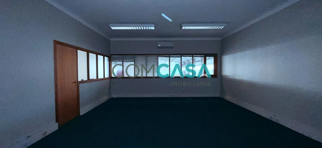 Loja para Arrendamento em Moreira Foto 16