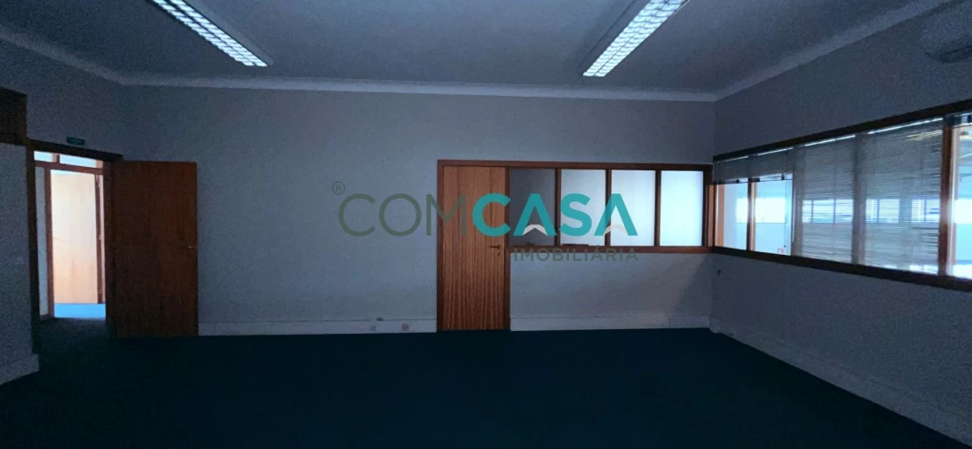 Loja para Arrendamento em Moreira Foto 17