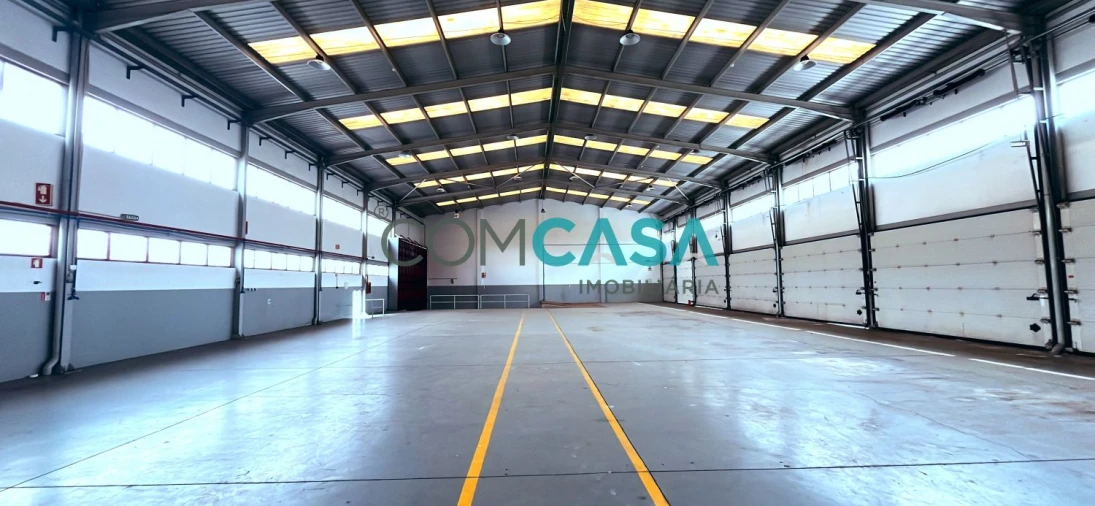 Loja para Arrendamento em Moreira Foto 2