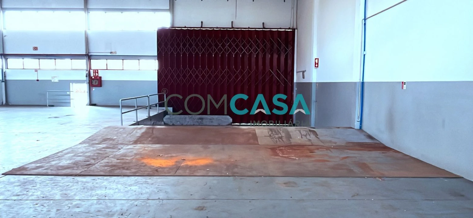 Loja para Arrendamento em Moreira Foto 7