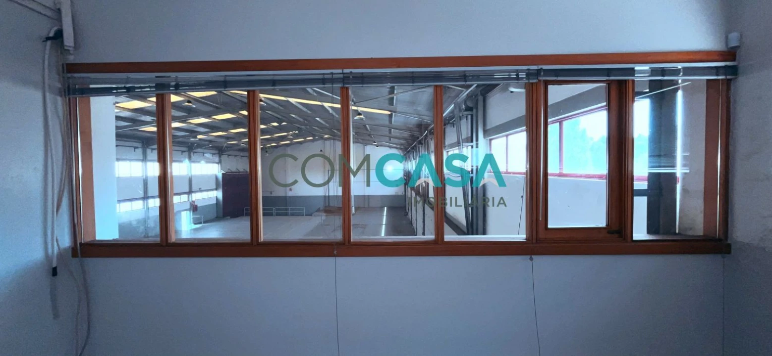 Loja para Arrendamento em Moreira Foto 10