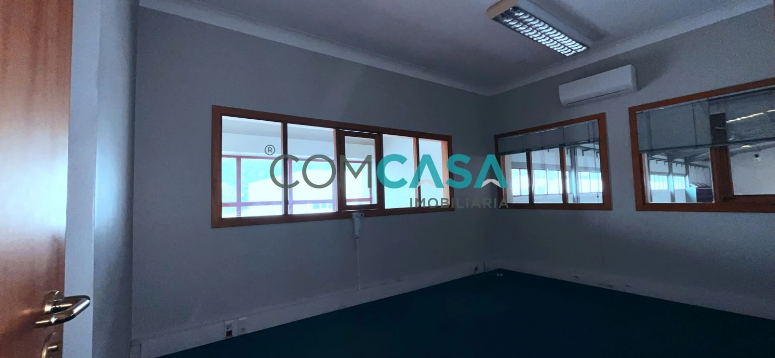 Loja para Arrendamento em Moreira Foto 15