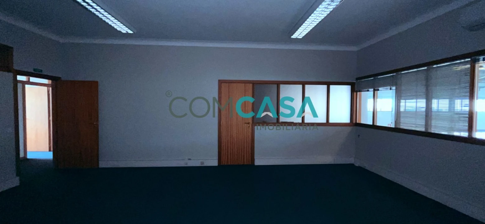 Loja para Arrendamento em Moreira Foto 17