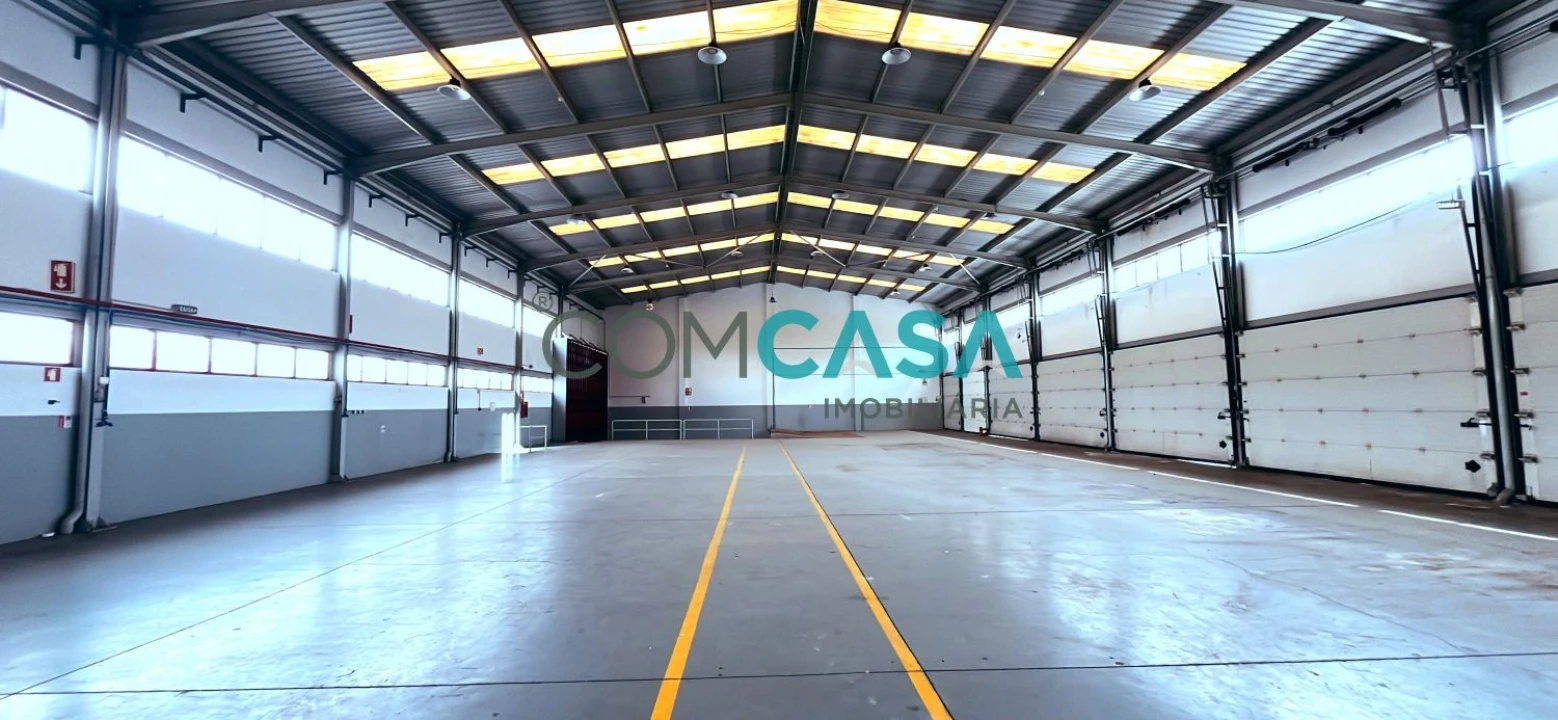 Loja para Arrendamento em Moreira Foto 2