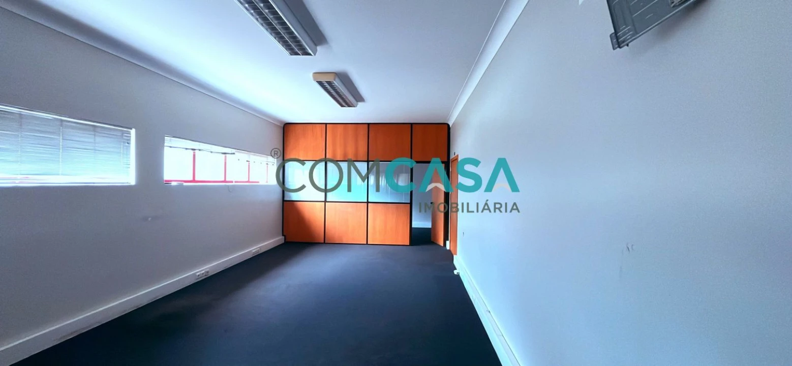 Loja para Arrendamento em Moreira Foto 11