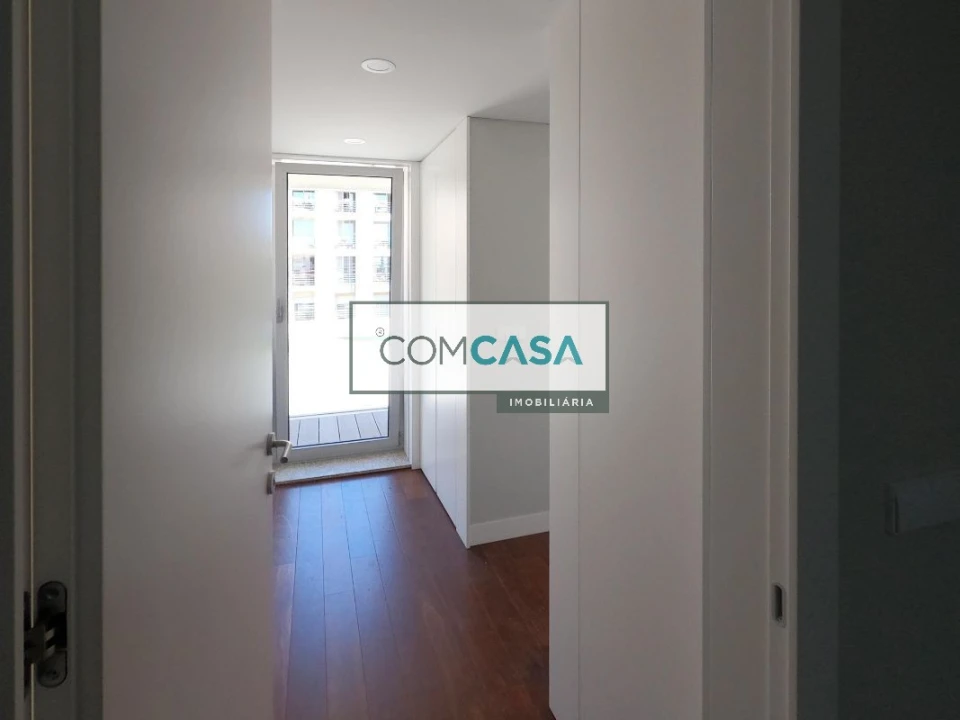 Moradia T4 para Venda em Vila Nova da Telha Foto 19