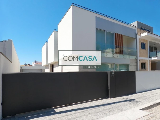 Moradia T4 para Venda em Vila Nova da Telha