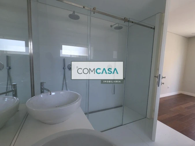 Moradia T4 para Venda em Vila Nova da Telha Foto 18