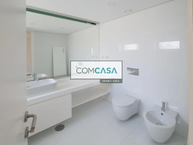 Moradia T4 para Venda em Vila Nova da Telha Foto 16