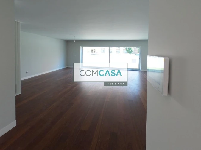 Moradia T4 para Venda em Vila Nova da Telha Foto 4