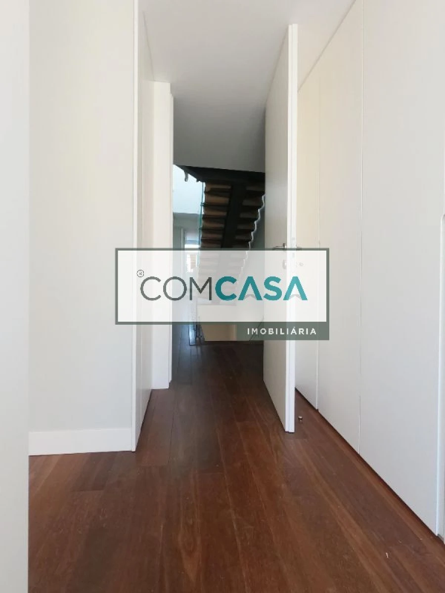 Moradia T4 para Venda em Vila Nova da Telha Foto 13