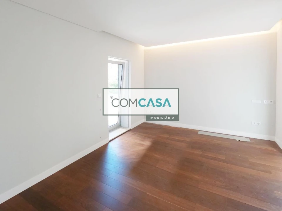 Moradia T4 para Venda em Vila Nova da Telha Foto 17