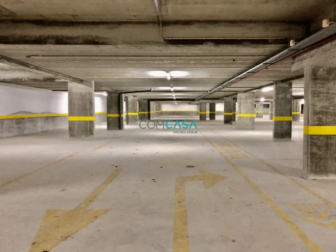 Garagem para Venda em Cedofeita, Santo Ildefonso, Sé, Miragaia, São Nicolau e Vitória Foto 6