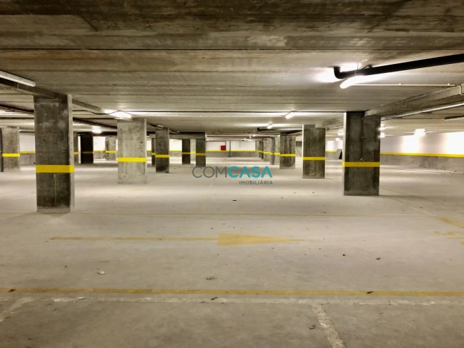 Garagem para Venda em Cedofeita, Santo Ildefonso, Sé, Miragaia, São Nicolau e Vitória Foto 9