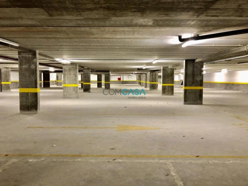 Garagem para Venda em Cedofeita, Santo Ildefonso, Sé, Miragaia, São Nicolau e Vitória Foto 9