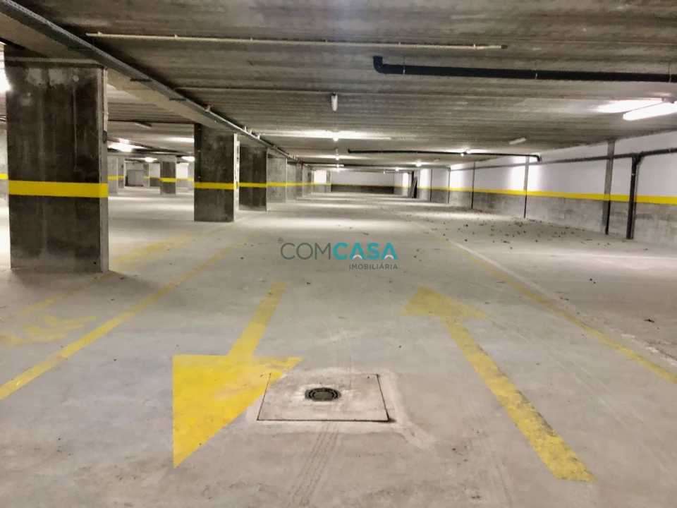 Garagem para Venda em Cedofeita, Santo Ildefonso, Sé, Miragaia, São Nicolau e Vitória Foto 10