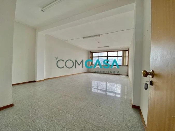 Loja para Arrendamento em Perafita, Lavra e Santa Cruz do Bispo Foto 9