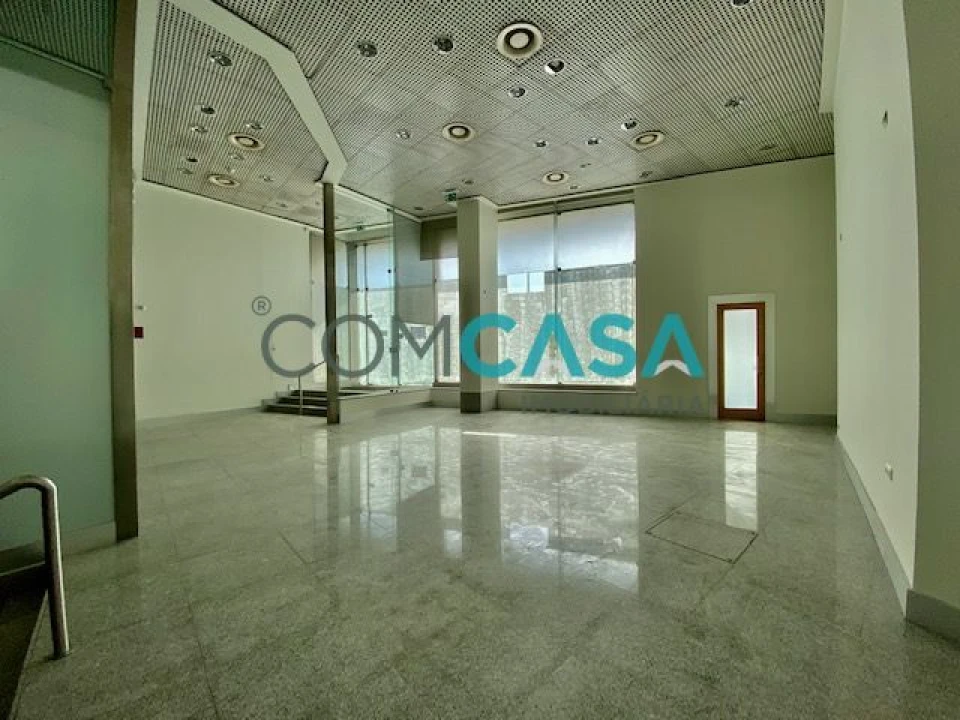 Loja para Arrendamento em Aldoar, Foz do Douro e Nevogilde Foto 2