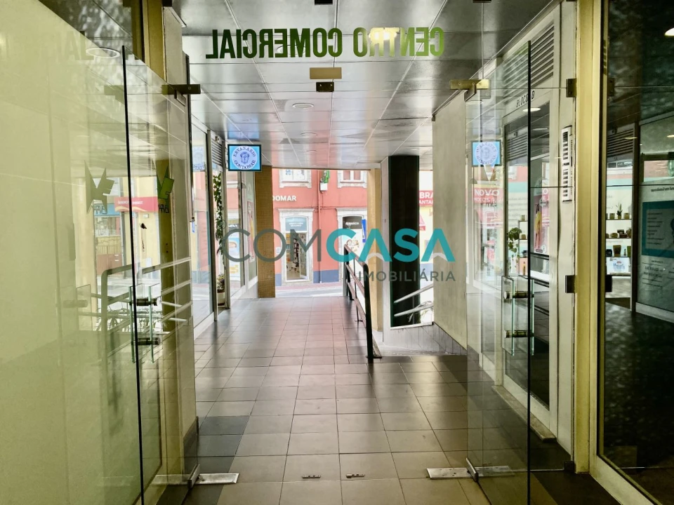 Loja para Venda em Baguim do Monte (Rio Tinto) Foto 11