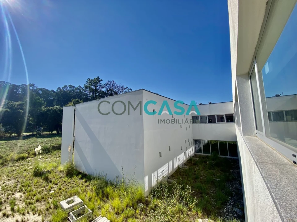 Loja para Venda em Vilar de Pinheiro Foto 1