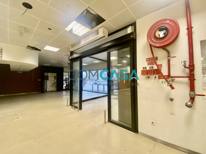 Loja para Arrendamento em São Mamede de Infesta e Senhora da Hora Foto 6