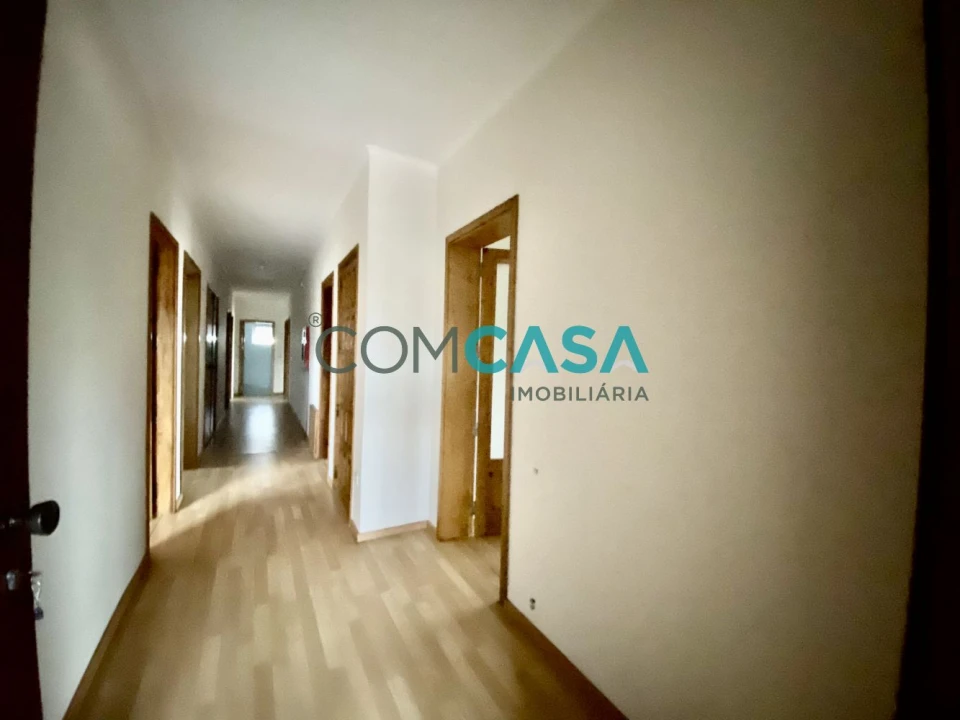 Loja para Venda em Gulpilhares e Valadares Foto 12