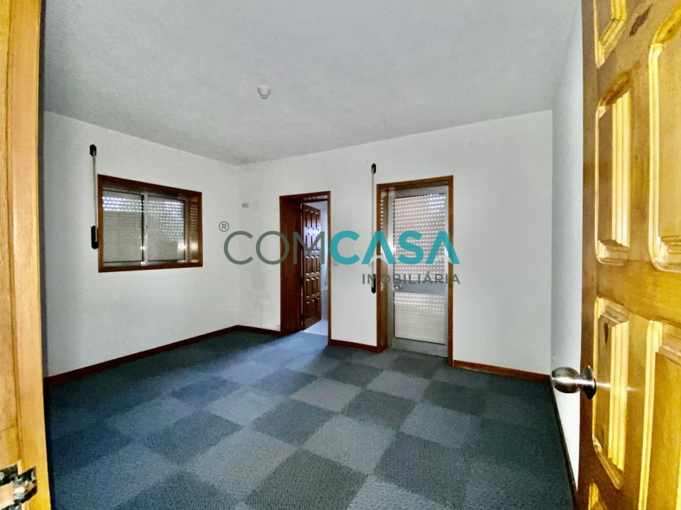 Loja para Venda em Gulpilhares e Valadares Foto 23