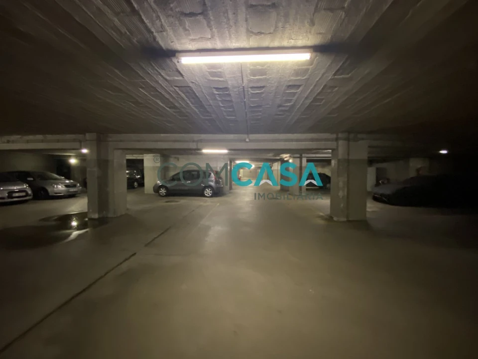 Apartamento T5 para Venda em Paranhos Foto 32