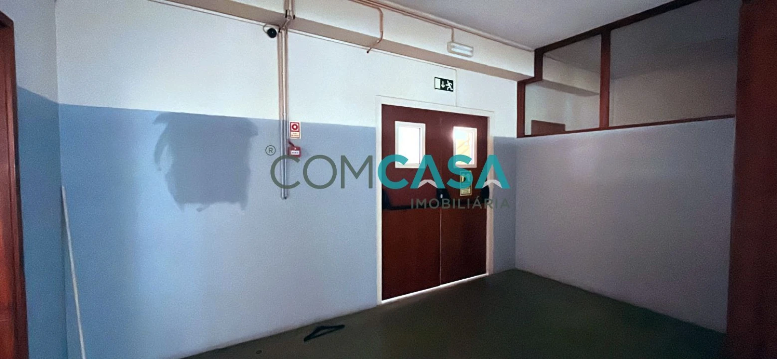 Loja para Venda em Canelas Foto 37