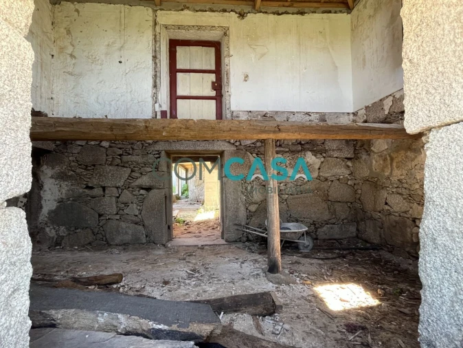 Moradia T3 para Venda em Vilar e Mosteiró Foto 3