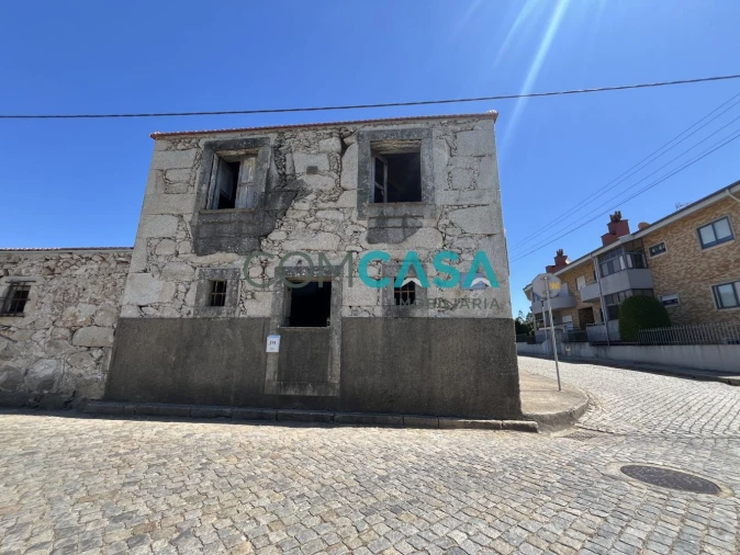 Moradia T3 para Venda em Vilar e Mosteiró Foto 1