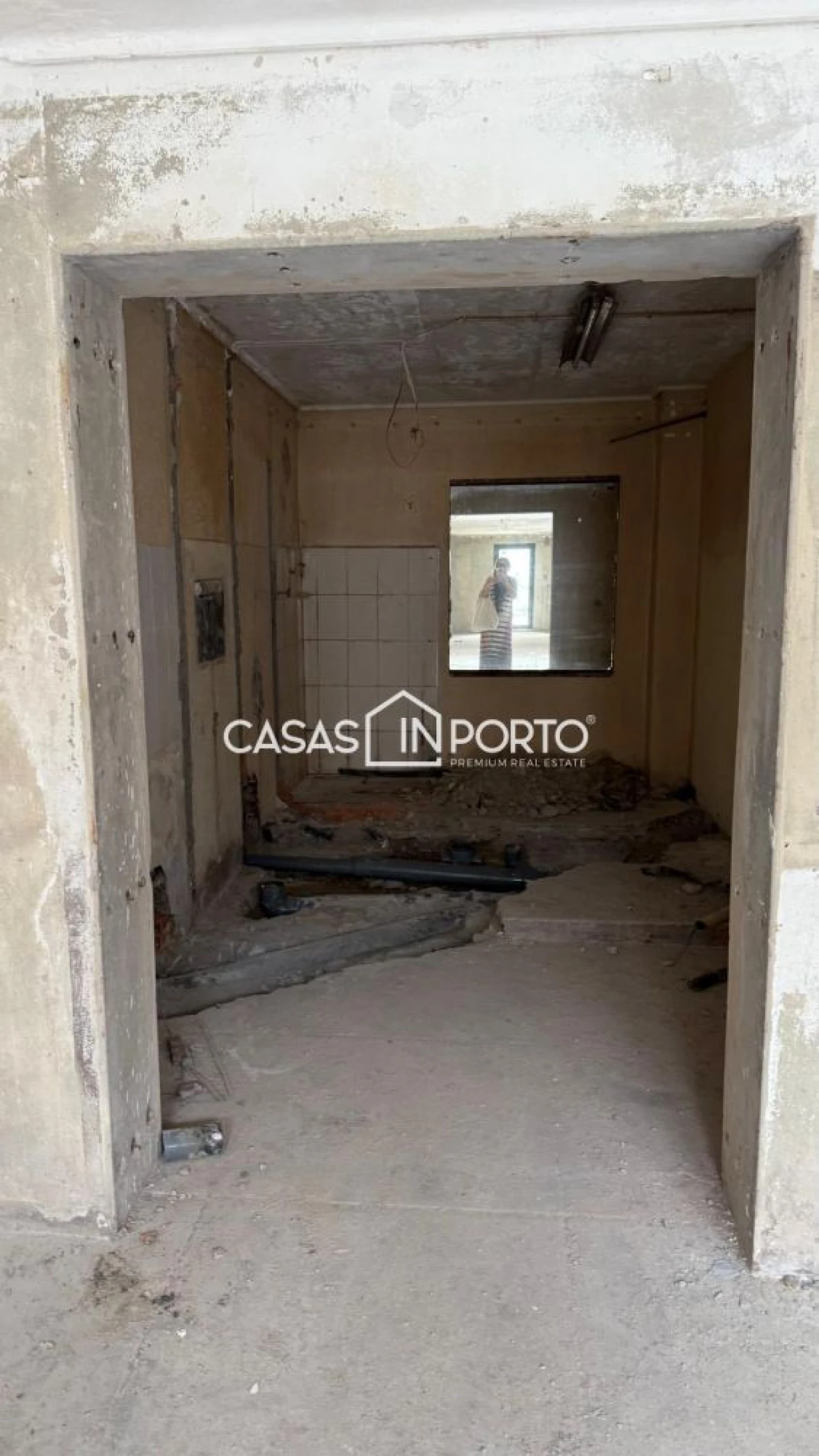 Loja para Arrendamento em Lordelo do Ouro e Massarelos Foto 13