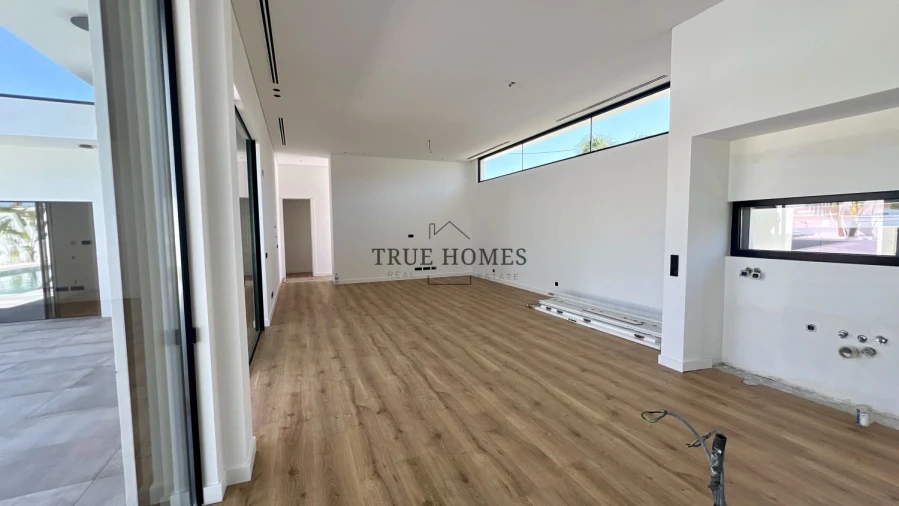 Moradia T4 para Venda em Corroios Foto 7