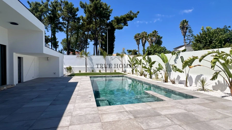 Moradia T4 para Venda em Corroios Foto 2